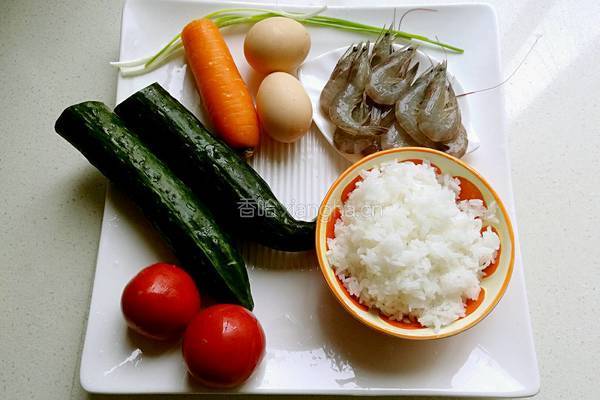 虾仁炒饭的做法图解1