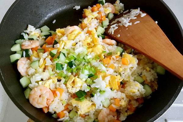 虾仁炒饭的做法图解25