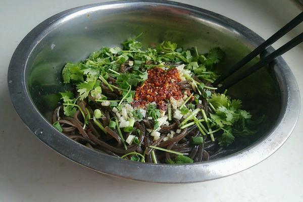 凉拌蕨根粉的做法图解5