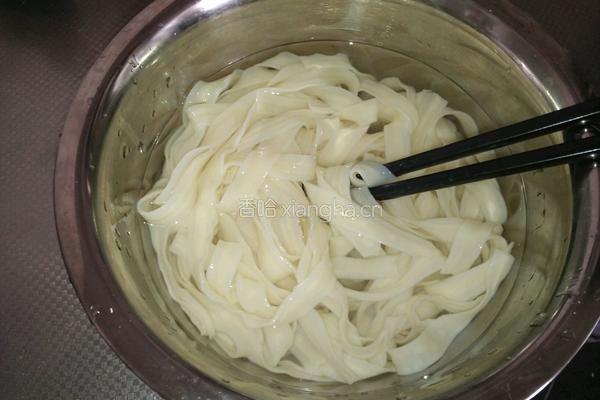 香辣猪肉香菇拌面的做法图解11