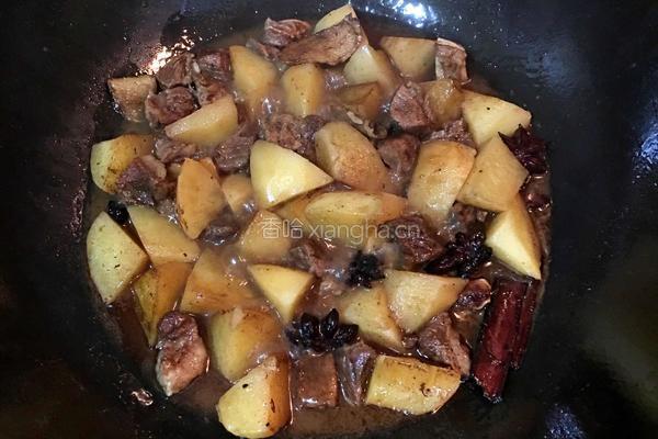 牛肉焖土豆的做法图解10
