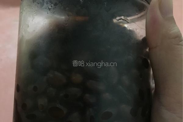 黑豆鱼干的做法图解1