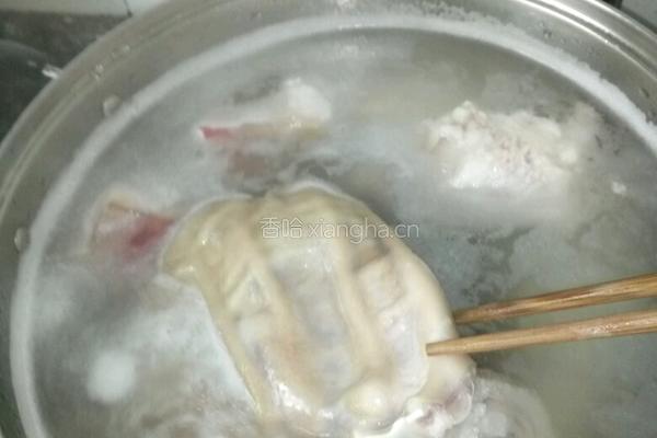 凉拌猪耳朵的做法图解1