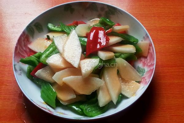 三鲜蜜瓜小炒肉的做法图解8