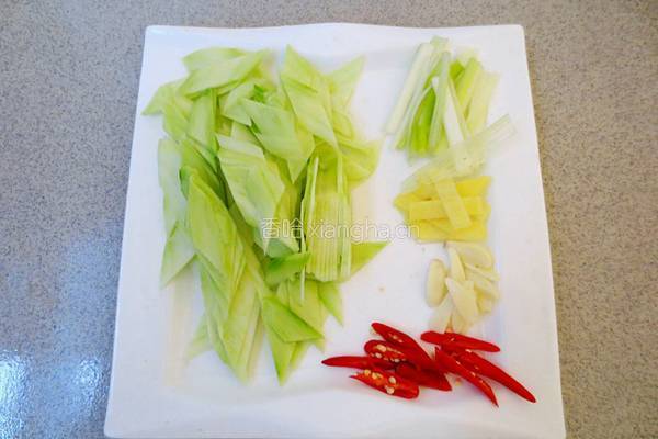 芥兰炒腊肉的做法图解3