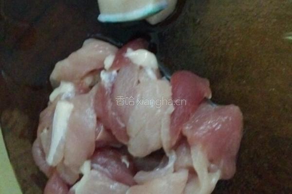 莴笋炒肉片的做法图解1