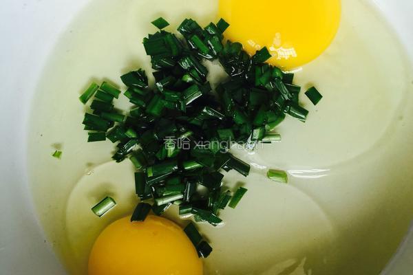 韭菜鸡蛋饼的做法图解3