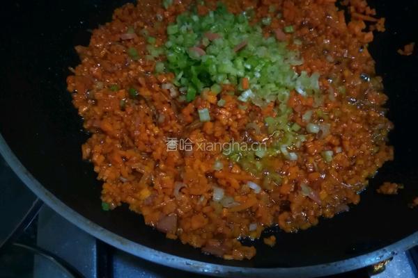 胡萝卜鸡蛋炒饭的做法图解5