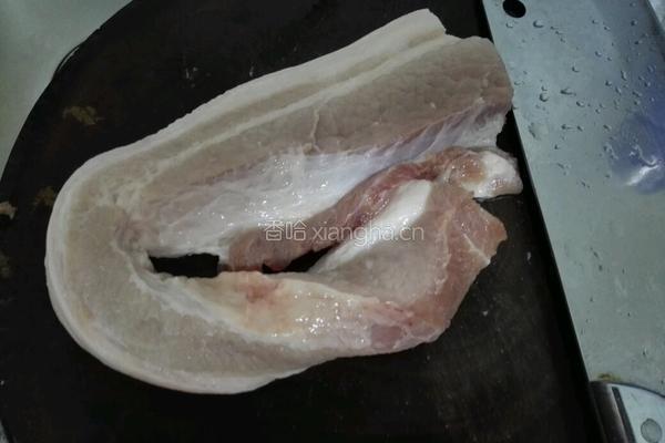 萝卜干炒五花肉的做法图解1