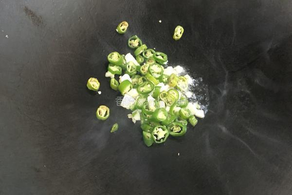 紫苏煎黄瓜的做法图解5