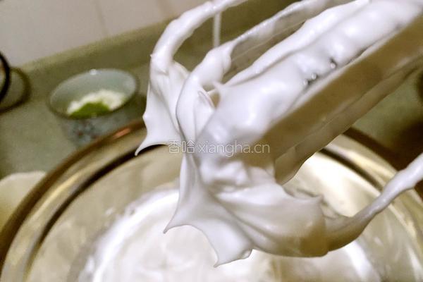 抹茶戚风蛋糕的做法图解4