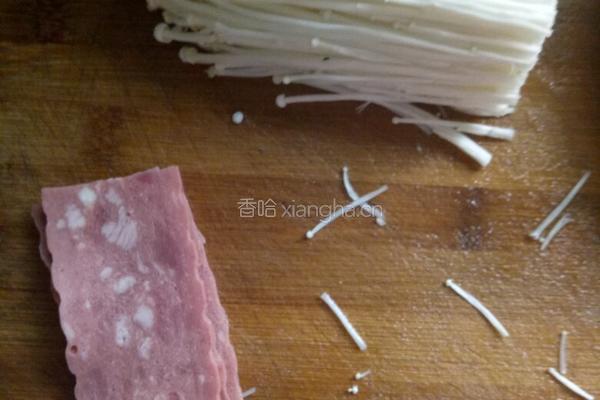 培根金针菇的做法图解1