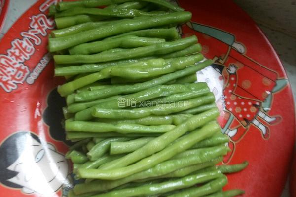 芝麻酱拌豆角的做法图解2