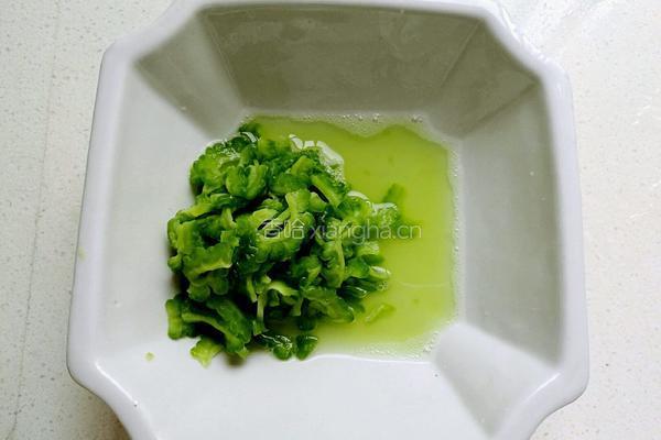苦瓜煎蛋的做法图解8