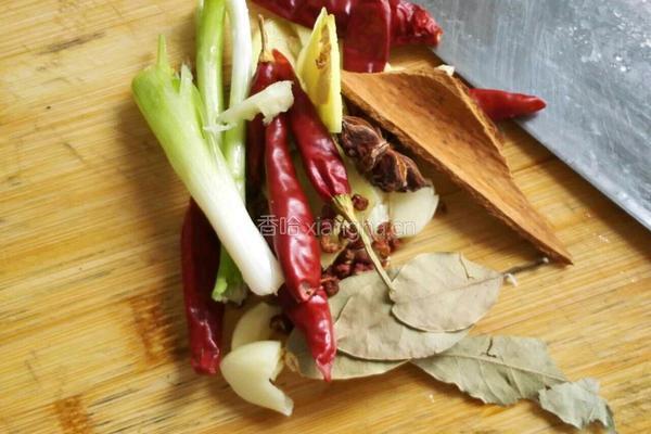 土豆焖鸡的做法图解3