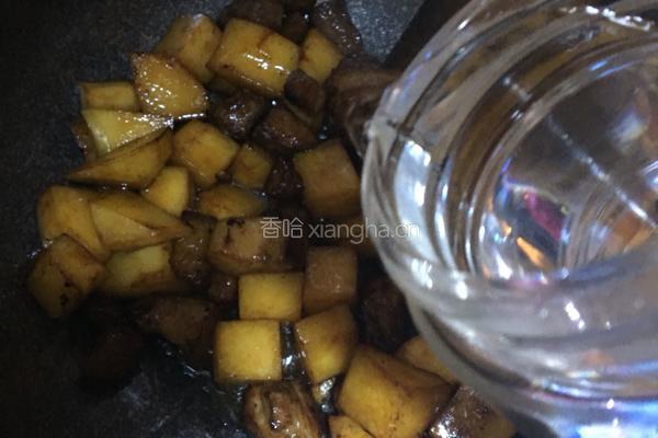 红烧肉炖土豆的做法图解6