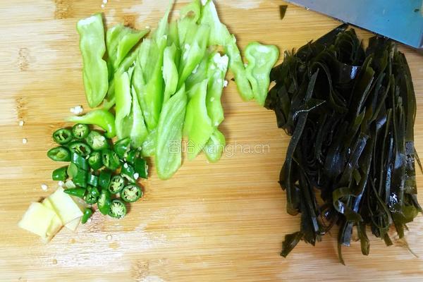 辣炒海带丝的做法图解2