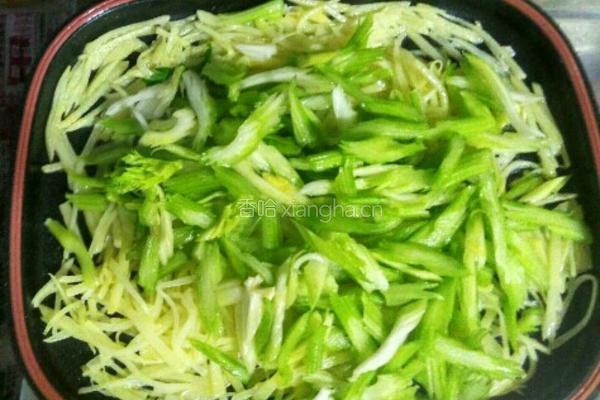 芹菜炒土豆丝的做法图解4