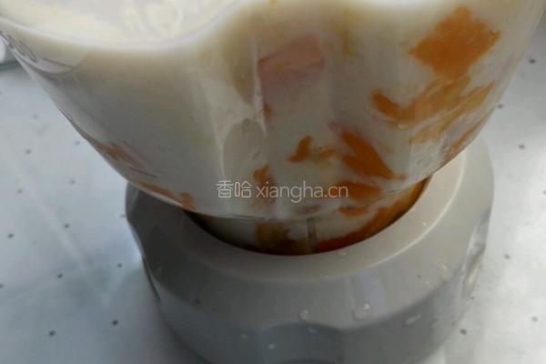 鲜榨芒果酸奶汁的做法图解3