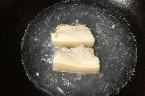 豉香茶树菇回锅肉的做法图解4