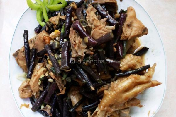 紫豆角炒鸡块