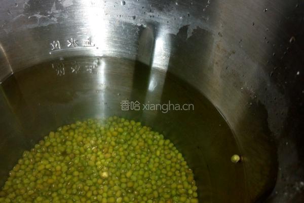 冰镇凉爽绿豆汤的做法图解4