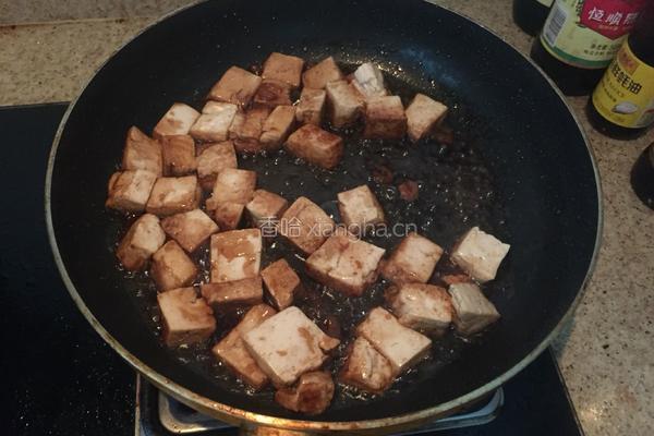 香菇虾仁炖豆腐的做法图解3