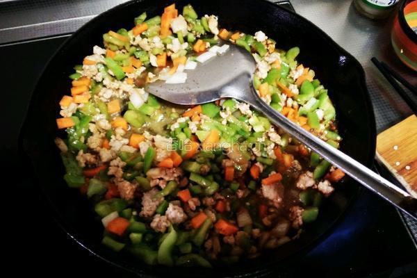 猪肉青椒打卤面的做法图解5