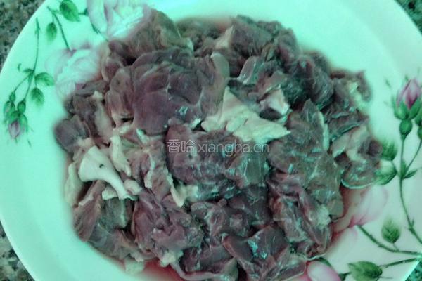 罗卜炖牛腩的做法图解2