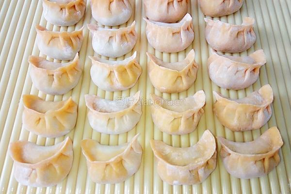 胡萝卜猪肉水饺的做法图解18