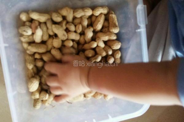 剥花生的做法图解2