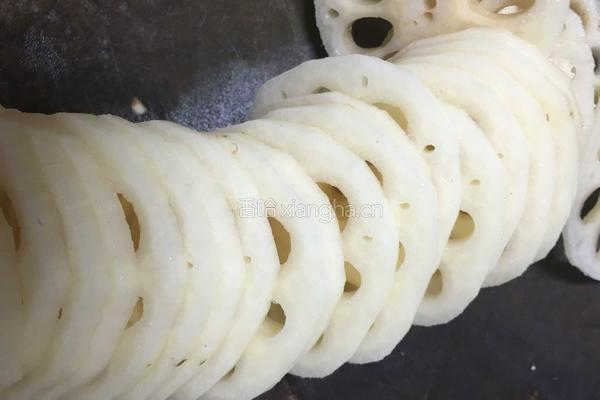 涼拌藕片的做法图解2