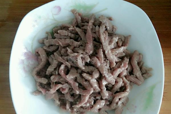 蕃茄鸡蛋肉丝炒饭的做法图解1