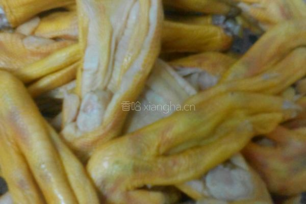 螺蛳鸭爪的做法图解1
