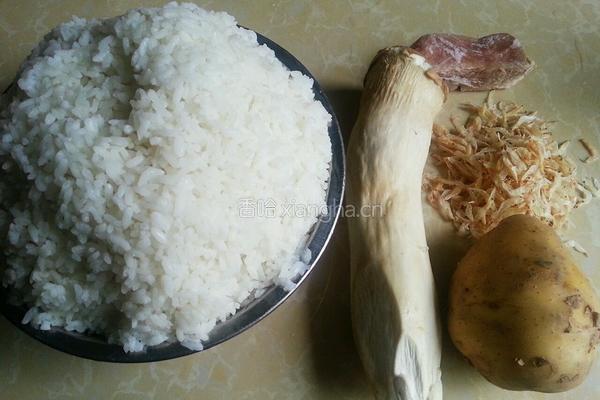 特色大米炒饭的做法图解1
