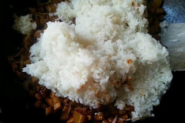 特色大米炒饭的做法图解7