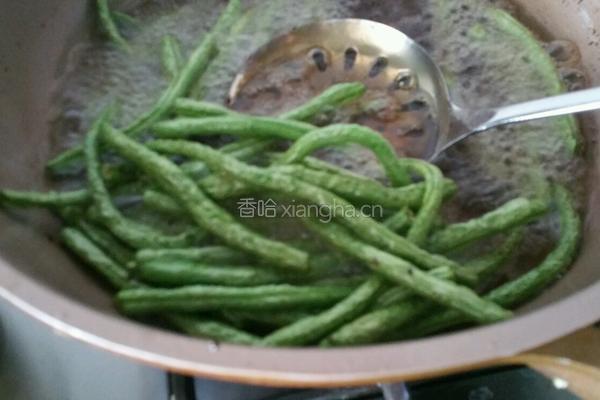 干煸豆角的做法图解2