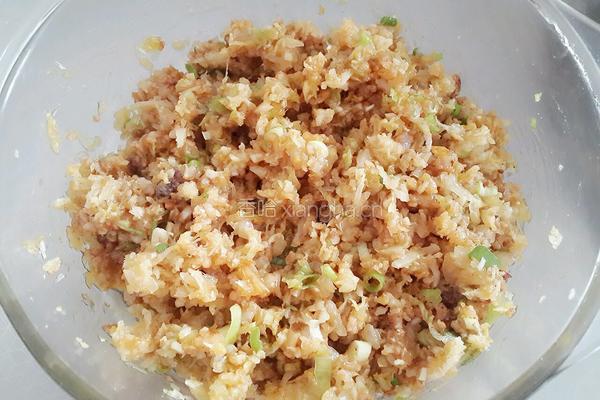 酸菜油梭子馅饼的做法图解10