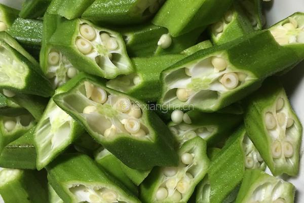 秋葵炒肉丝的做法图解2
