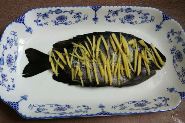 清蒸金鼓馒鱼的做法图解3