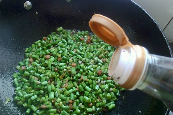 缸豆肉丁凉面的做法图解5