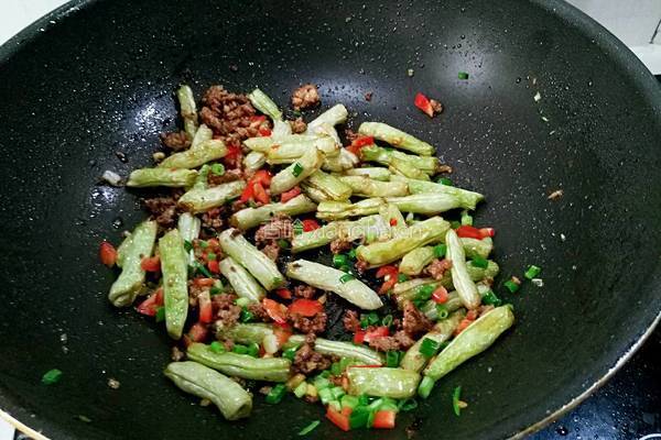 彩椒肉末炒米豆的做法图解10