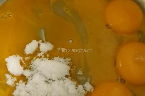 葡萄干蛋糕卷的做法图解2