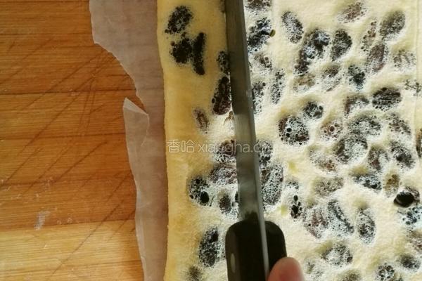 葡萄干蛋糕卷的做法图解16
