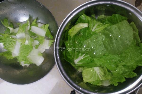 青菜豆腐汤的做法图解1
