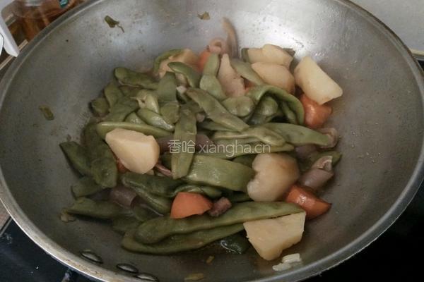 猪皮炖豆角的做法图解7
