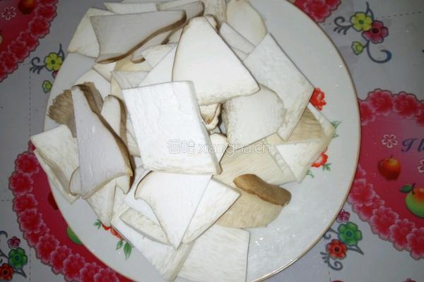 杏鲍菇炒肉丝的做法图解2