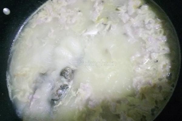 肉片鲫鱼汤的做法图解8