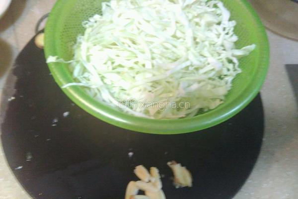 清炒包菜的做法图解1