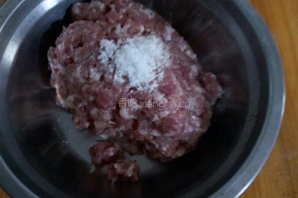 韭菜猪肉饺子的做法图解3